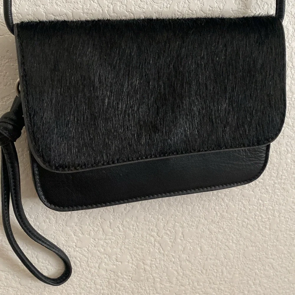 LUCKY BRAND Women’s Black Crossbody Bag with Easy Sliding Adjustable Strap
